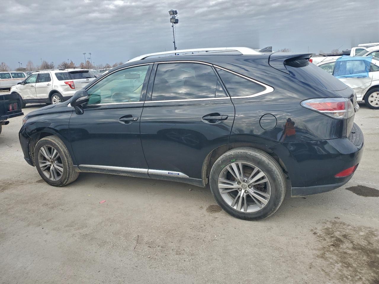 2015 LEXUS RX 450H photo 2