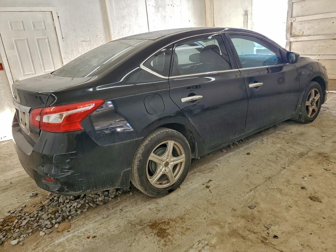 2017 NISSAN SENTRA S photo 3