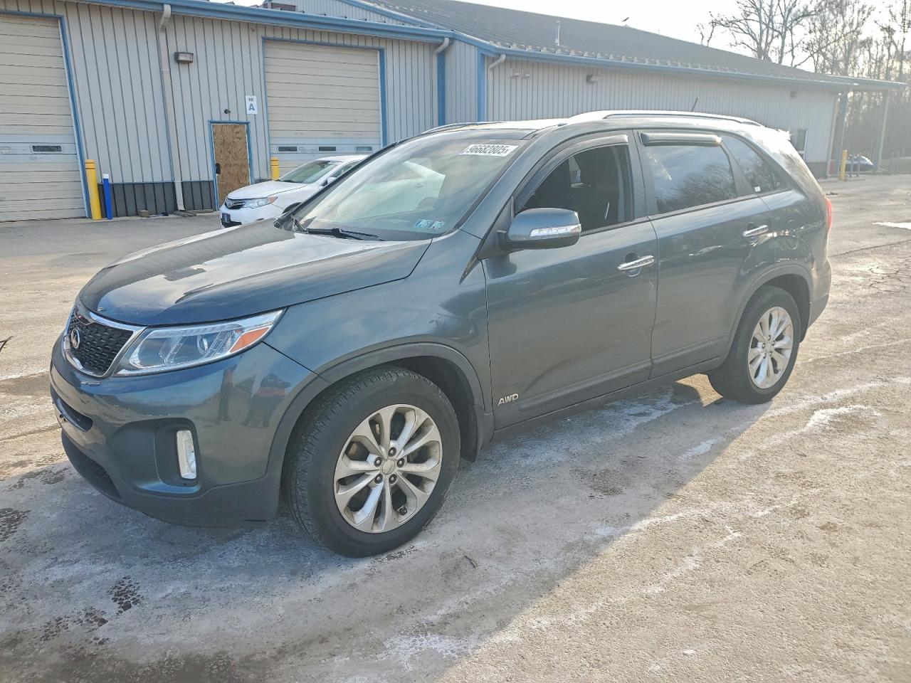 2014 KIA SORENTO EX — REAR END damage — photo 1