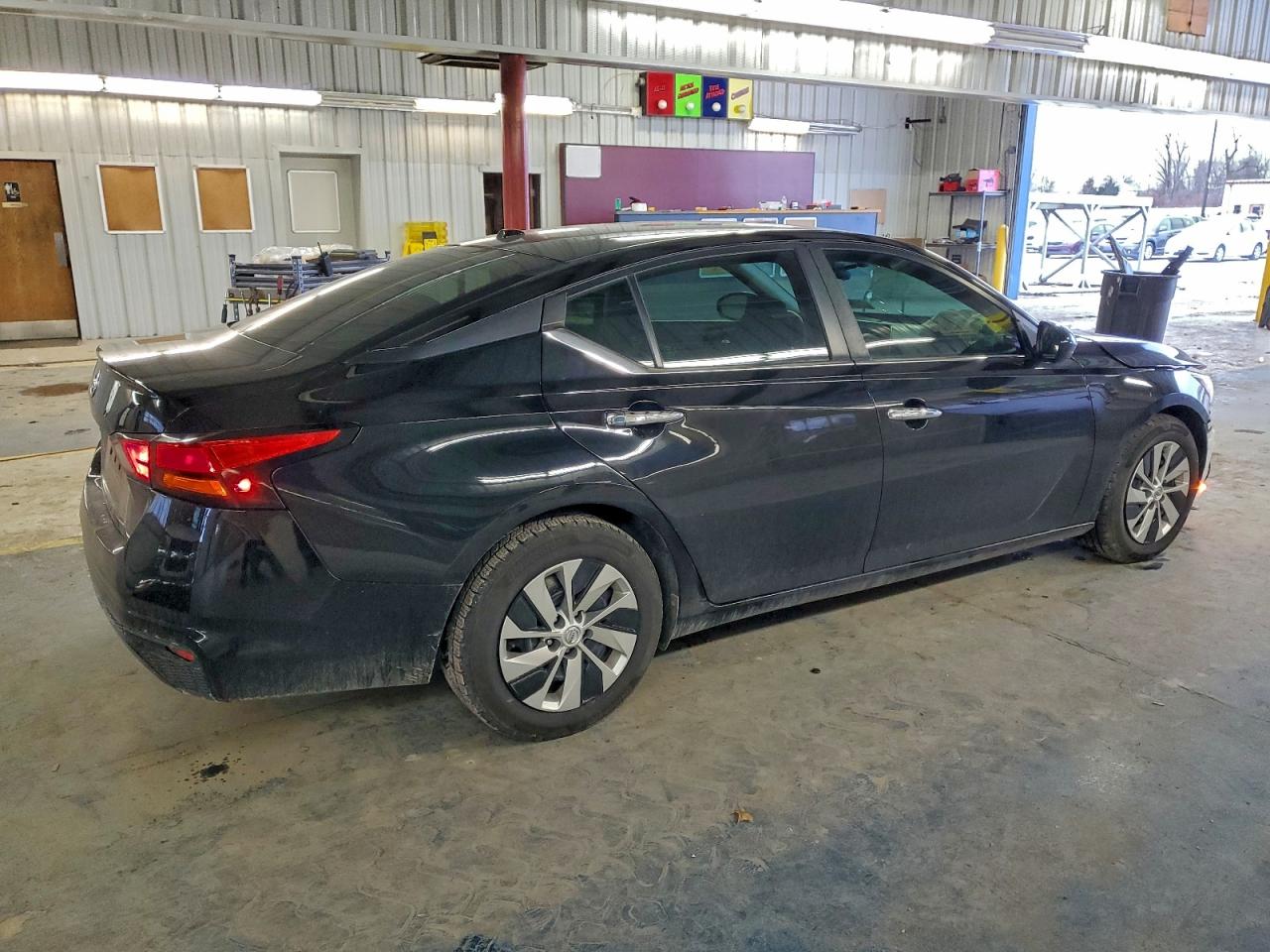 2019 NISSAN ALTIMA S photo 3