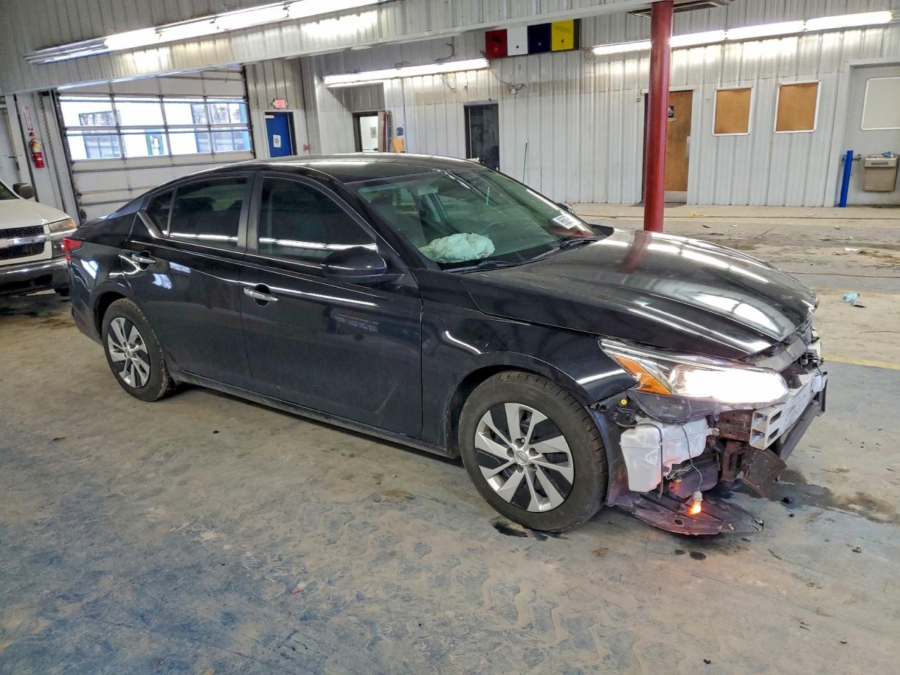 2019 NISSAN ALTIMA S photo 4