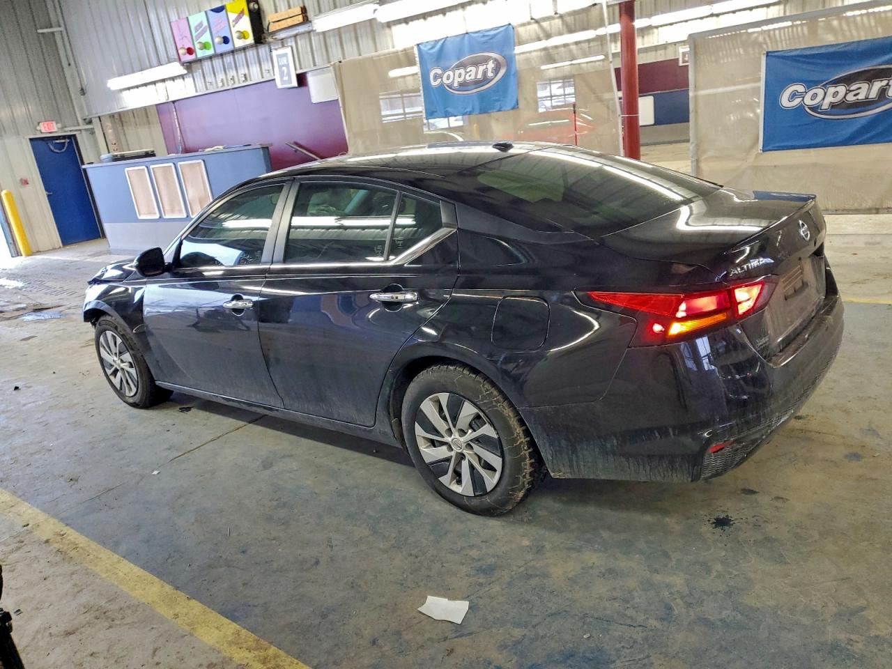 2019 NISSAN ALTIMA S photo 2