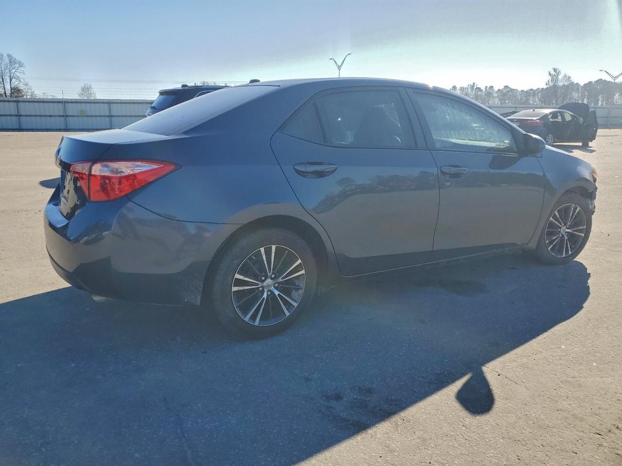 2017 TOYOTA COROLLA L photo 3