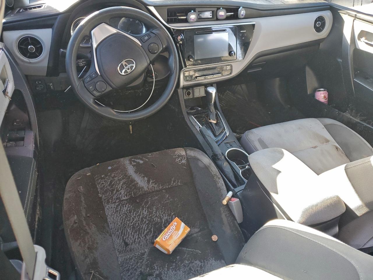 2017 TOYOTA COROLLA L photo 8