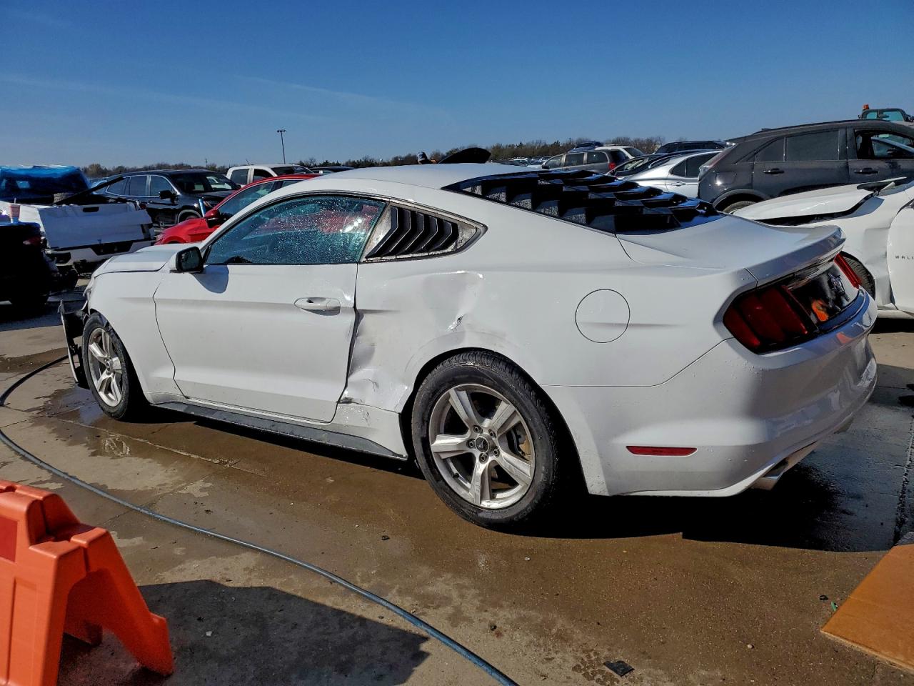 2017 FORD MUSTANG photo 2