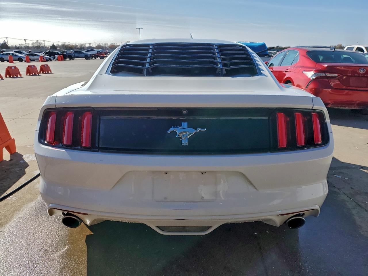 2017 FORD MUSTANG photo 6