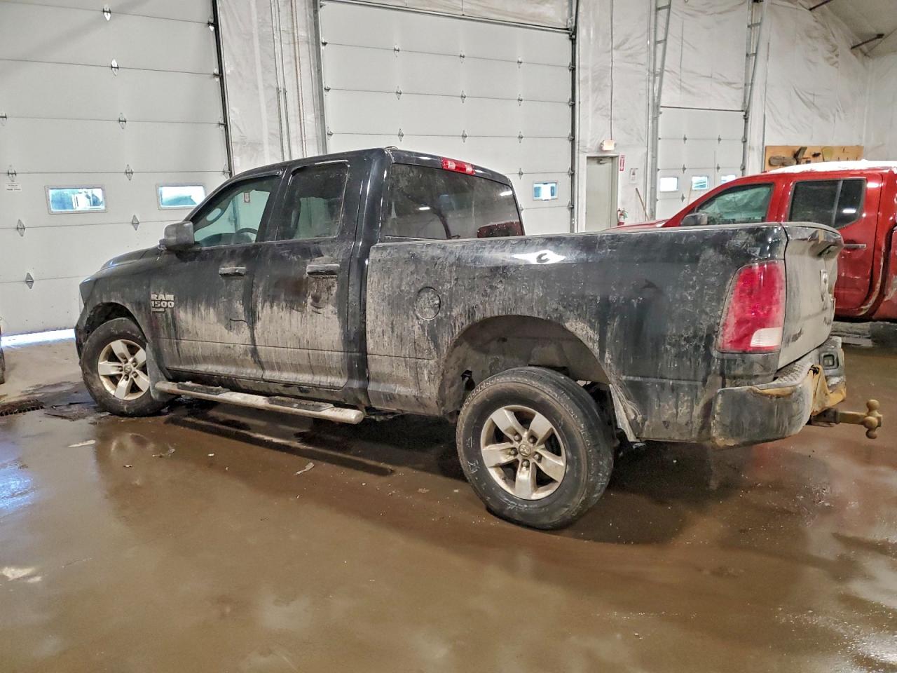 2019 RAM 1500 CLASSIC TRADESMAN photo 2