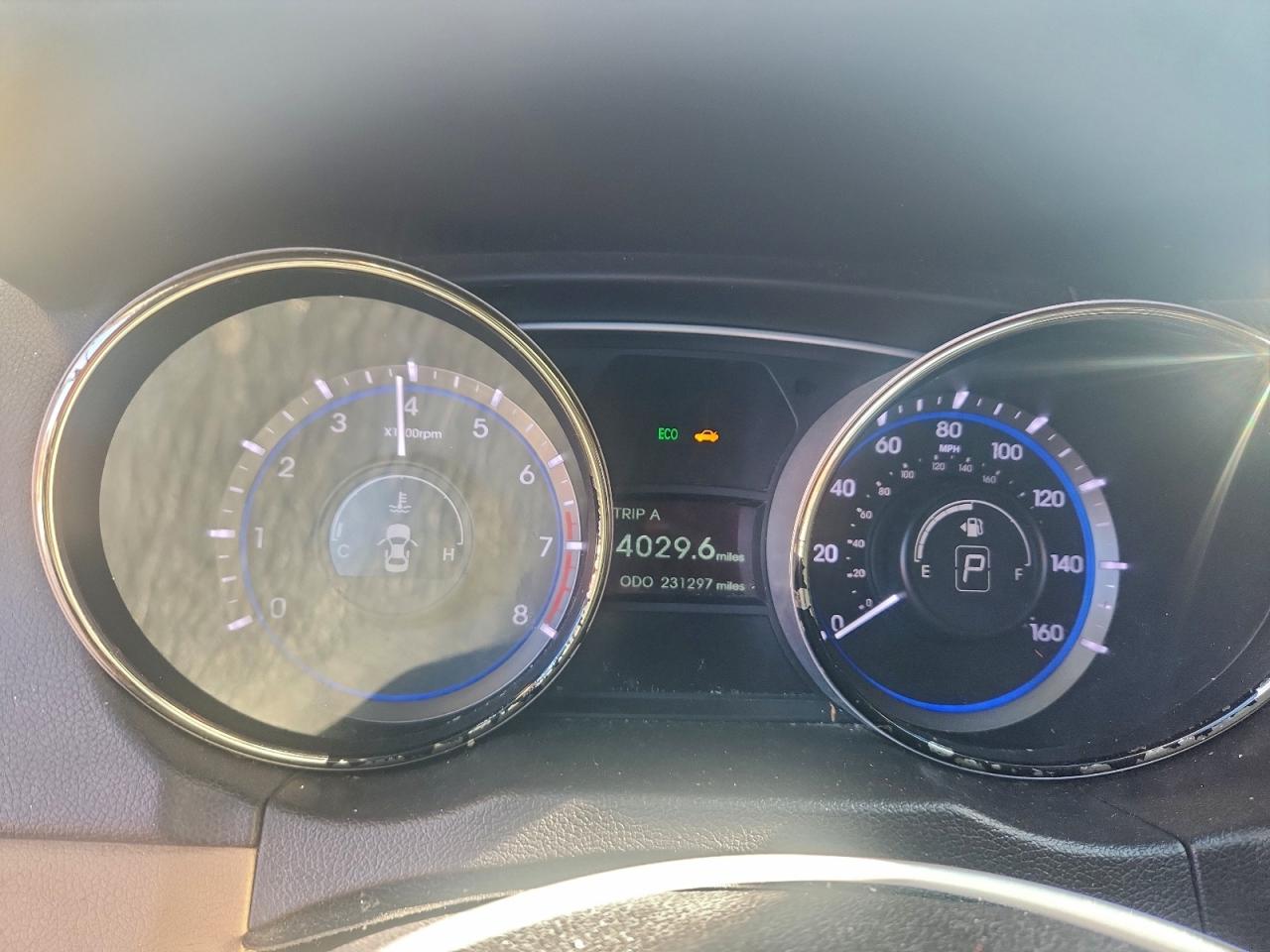 2013 HYUNDAI SONATA SE photo 9