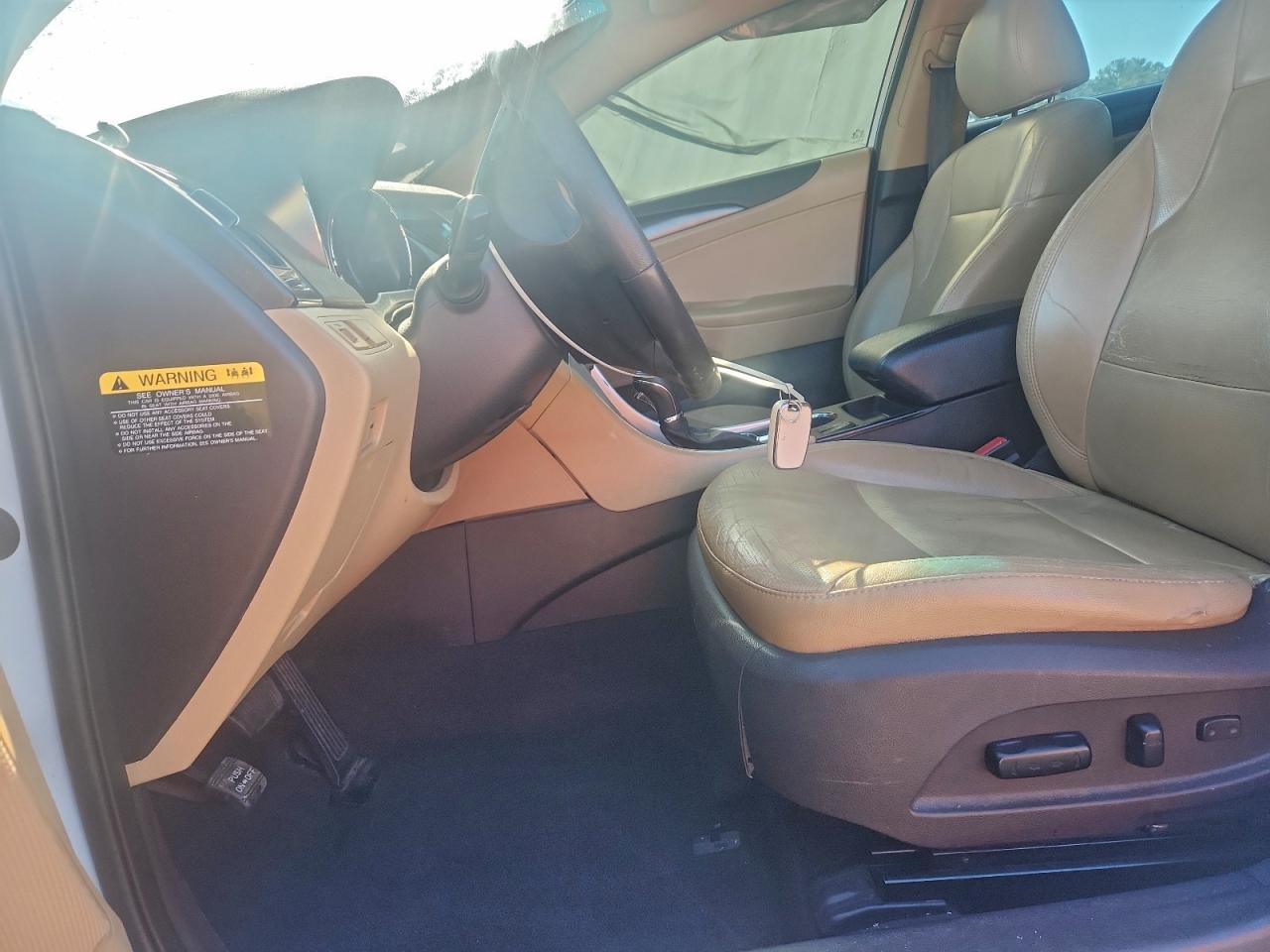 2013 HYUNDAI SONATA SE photo 7