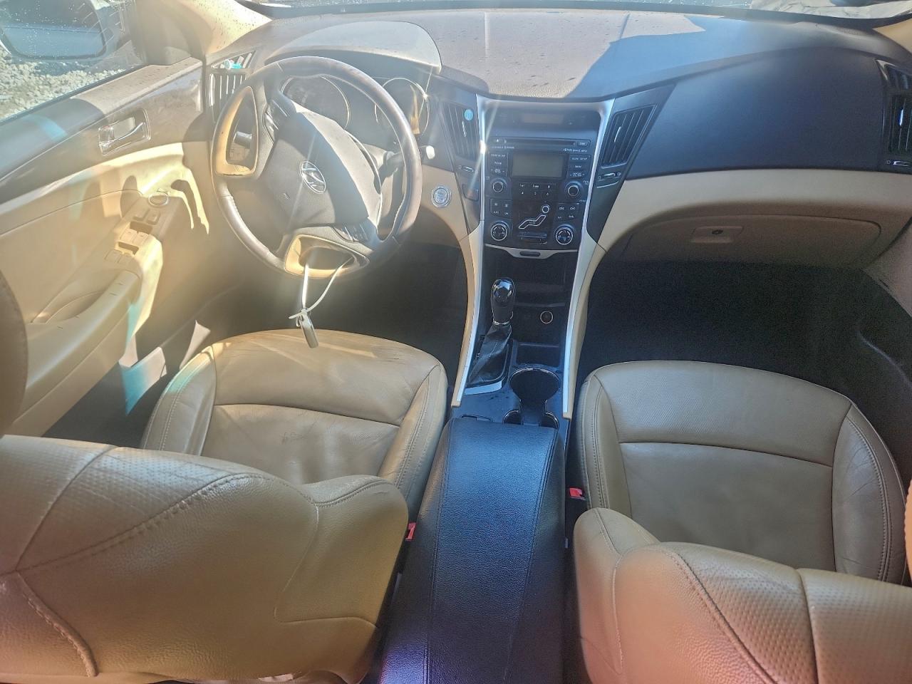 2013 HYUNDAI SONATA SE photo 8