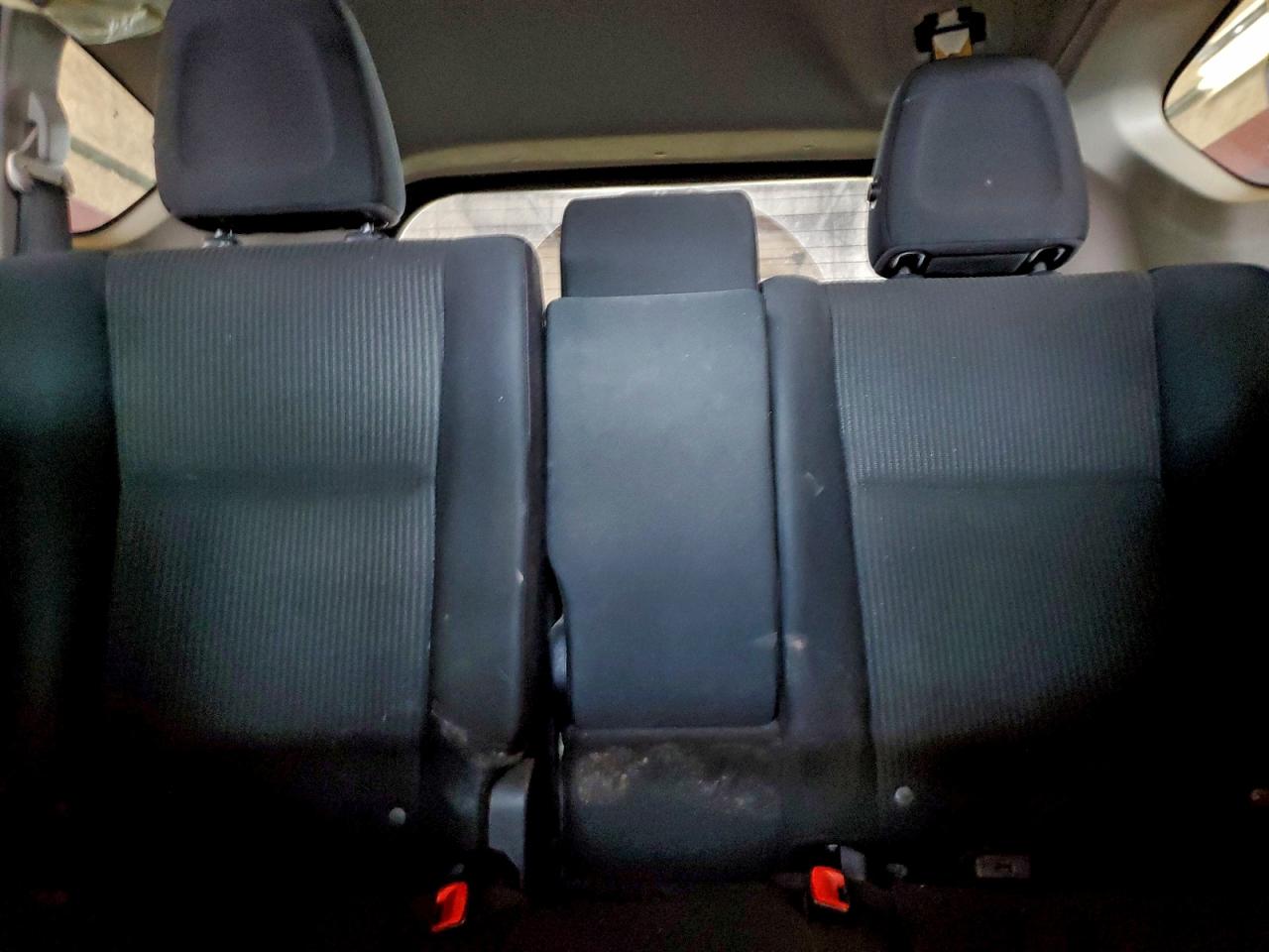 2015 TOYOTA RAV4 LE photo 10