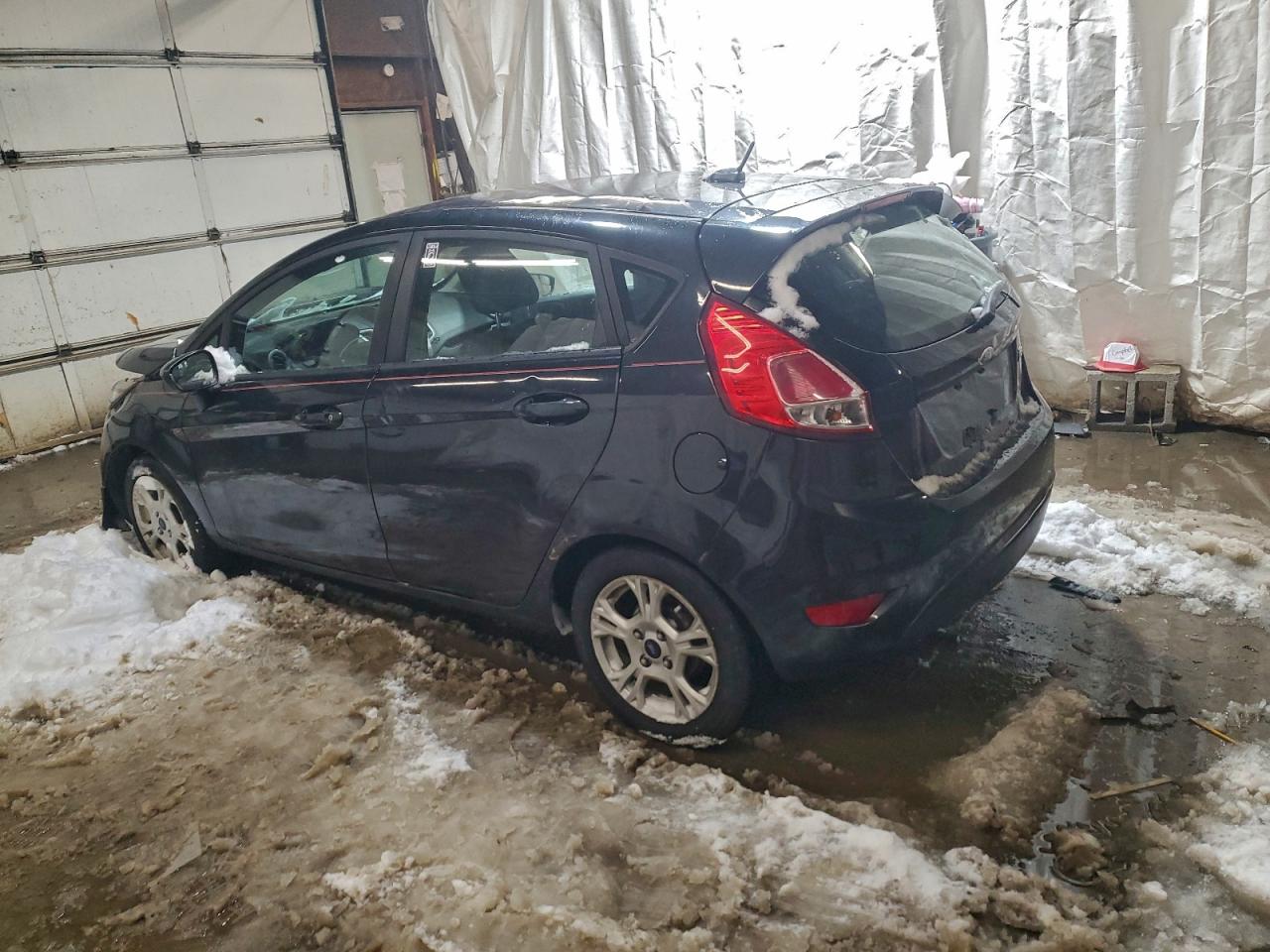 2015 FORD FIESTA S photo 2