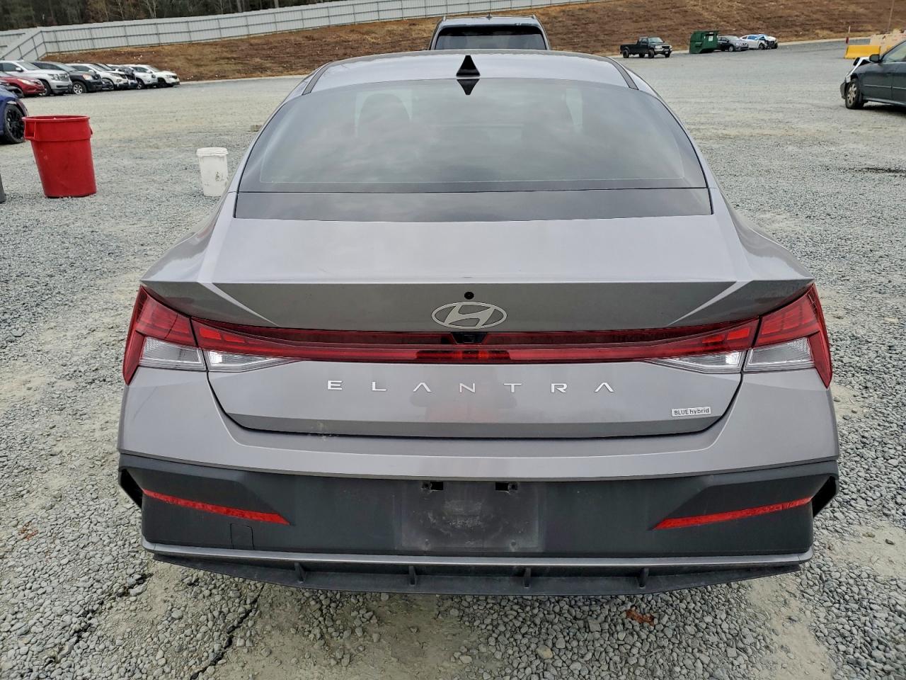 2025 HYUNDAI ELANTRA BLUE photo 6