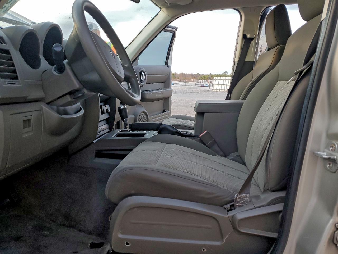 2008 DODGE NITRO SXT photo 7
