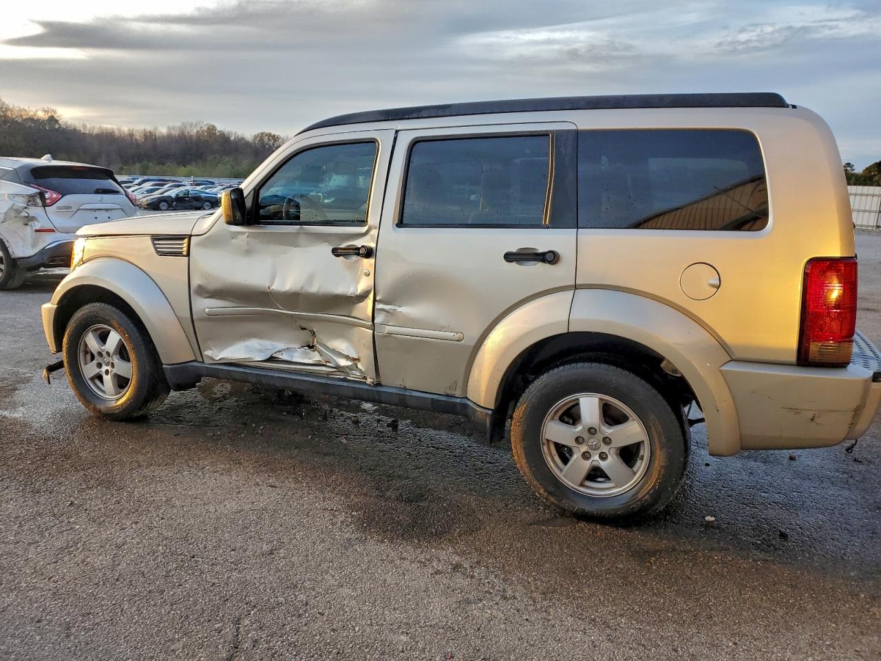 2008 DODGE NITRO SXT photo 2