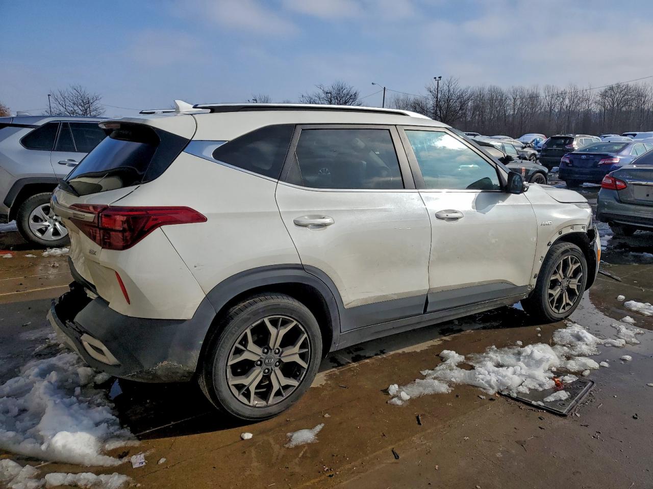 2021 KIA SELTOS EX photo 3