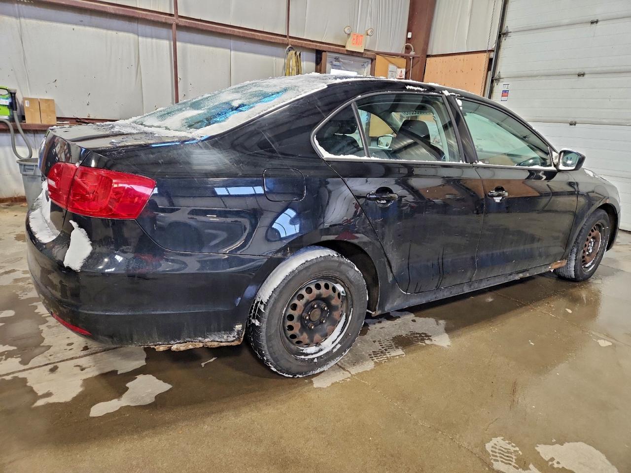 2013 VOLKSWAGEN JETTA BASE photo 3