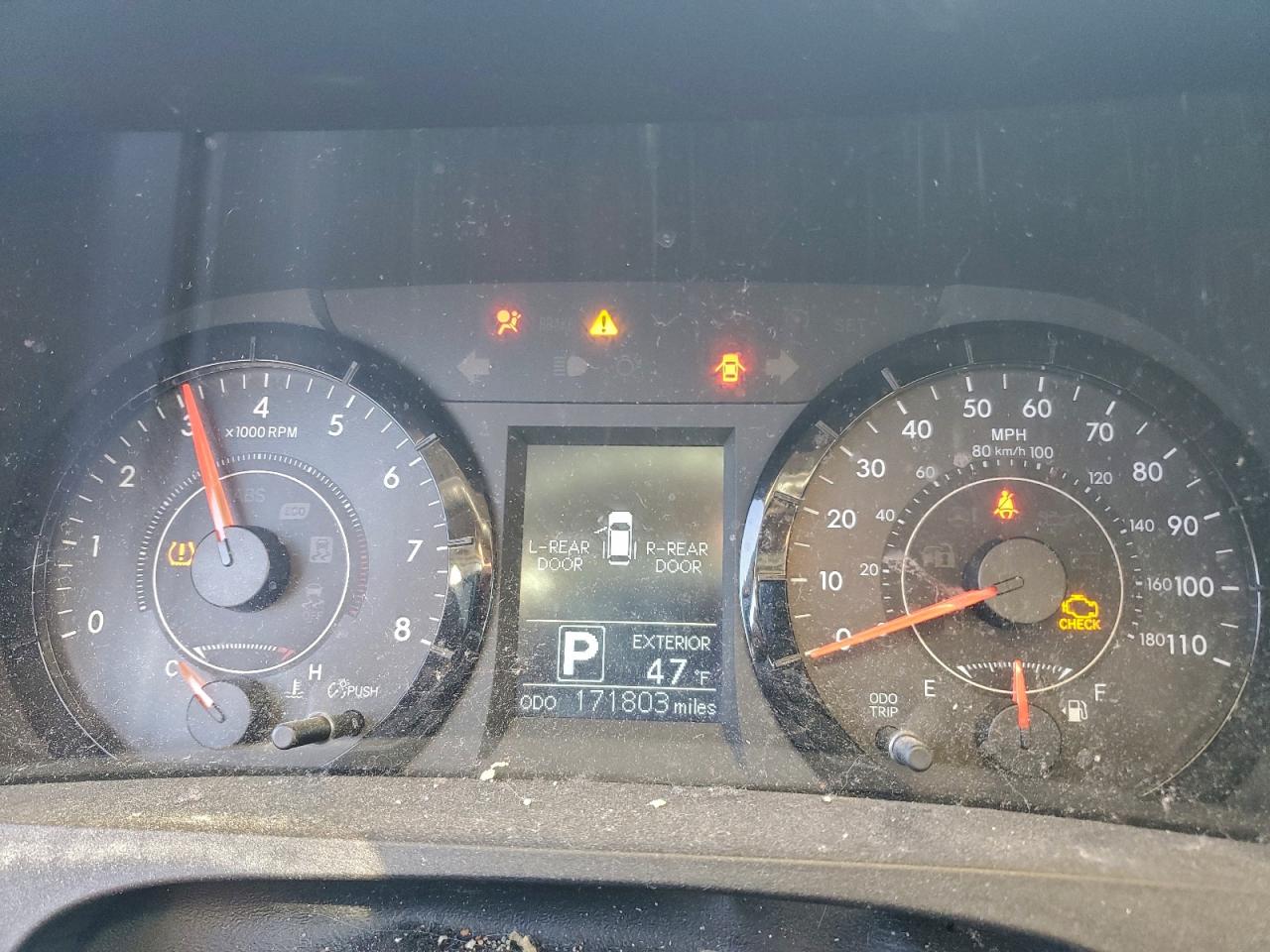 2016 TOYOTA SIENNA photo 9