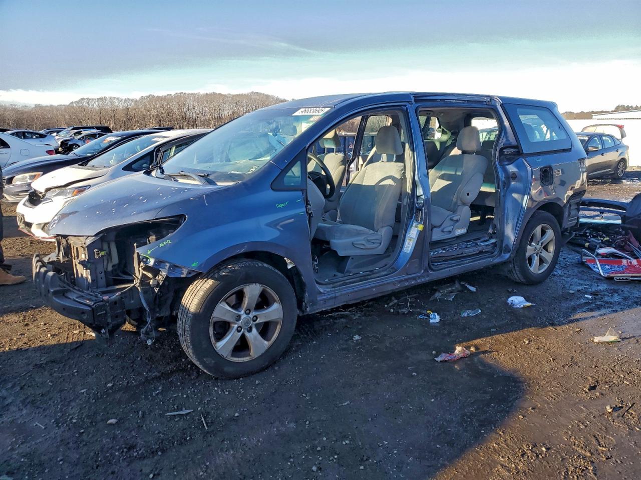 2016 TOYOTA SIENNA