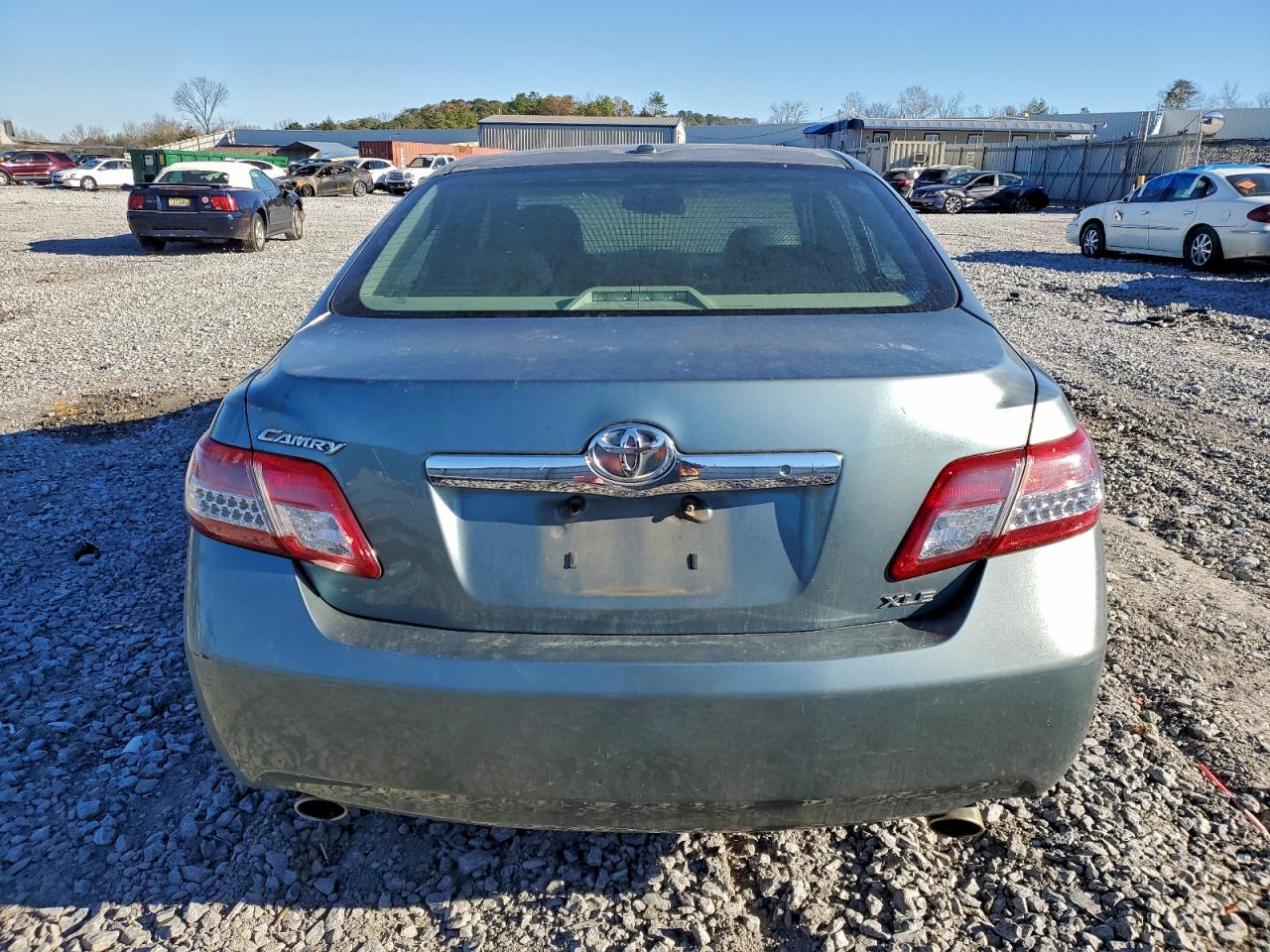 2011 TOYOTA CAMRY SE photo 6