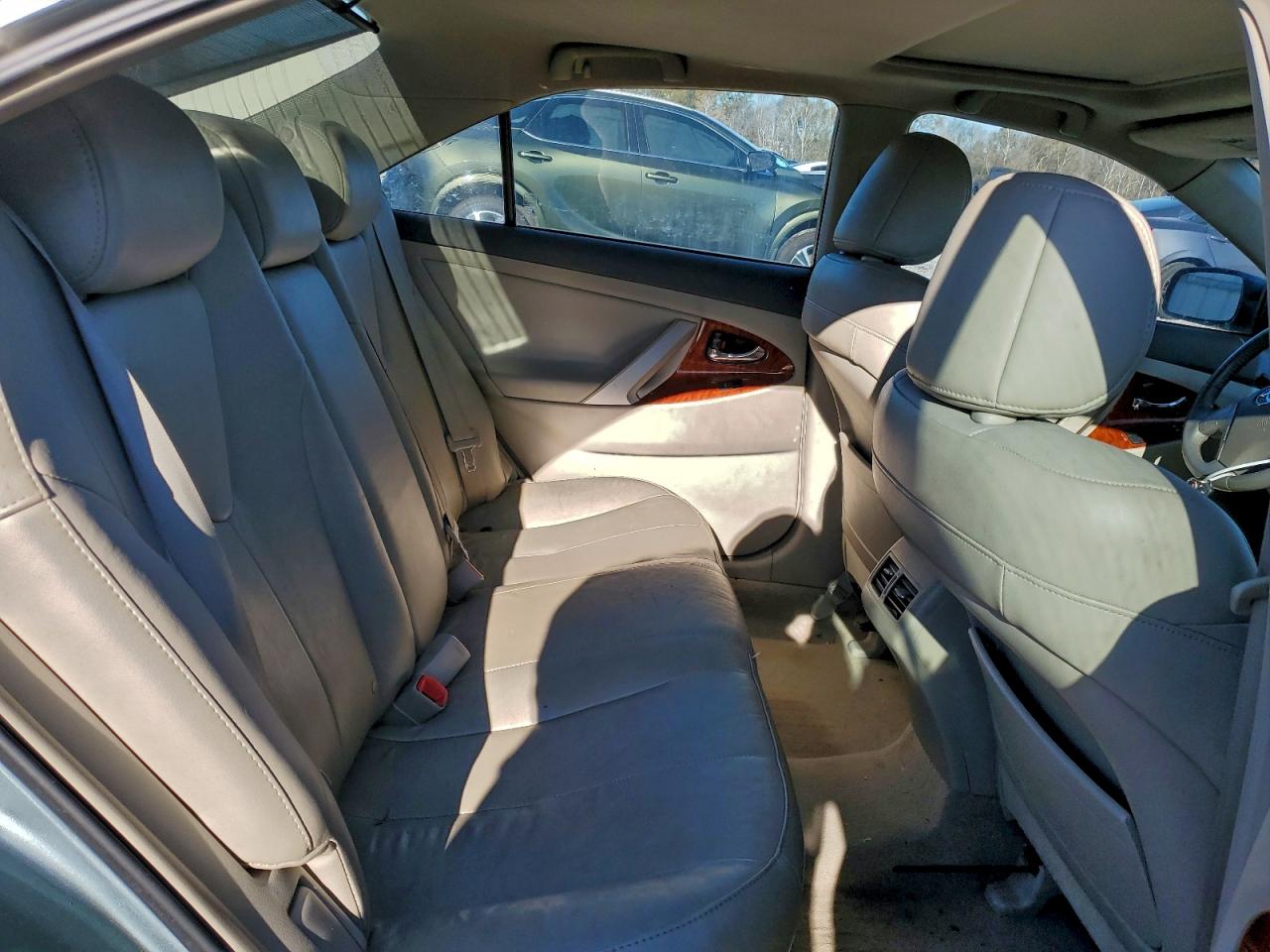 2011 TOYOTA CAMRY SE photo 10