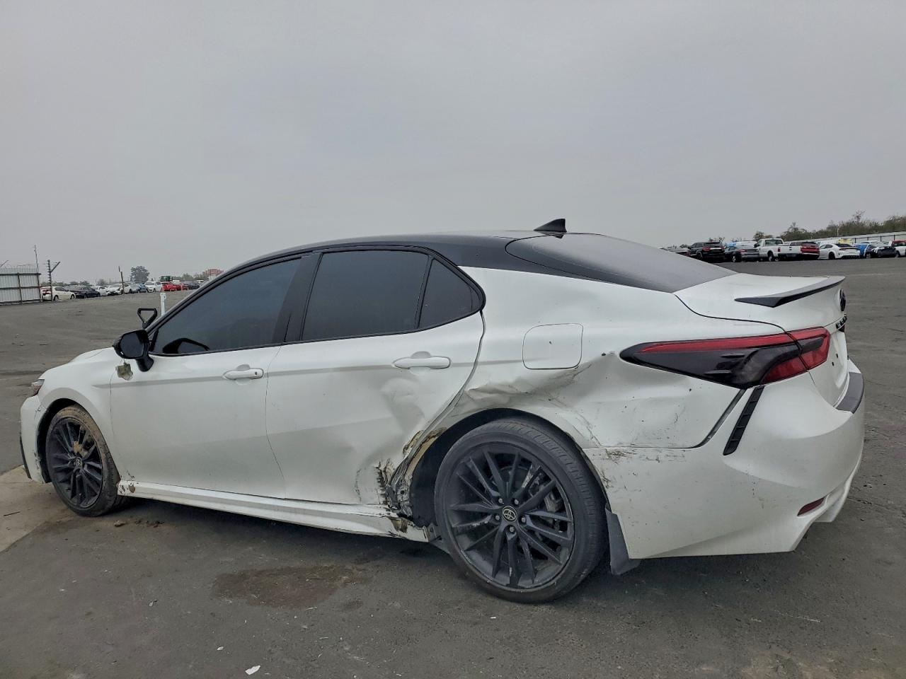 2023 TOYOTA CAMRY XSE photo 2