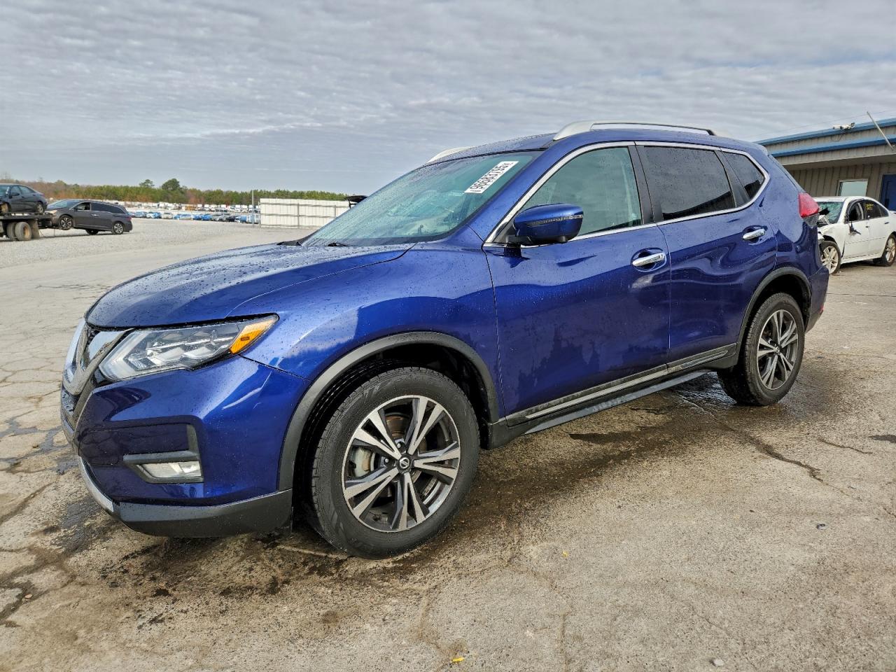 2017 NISSAN ROGUE