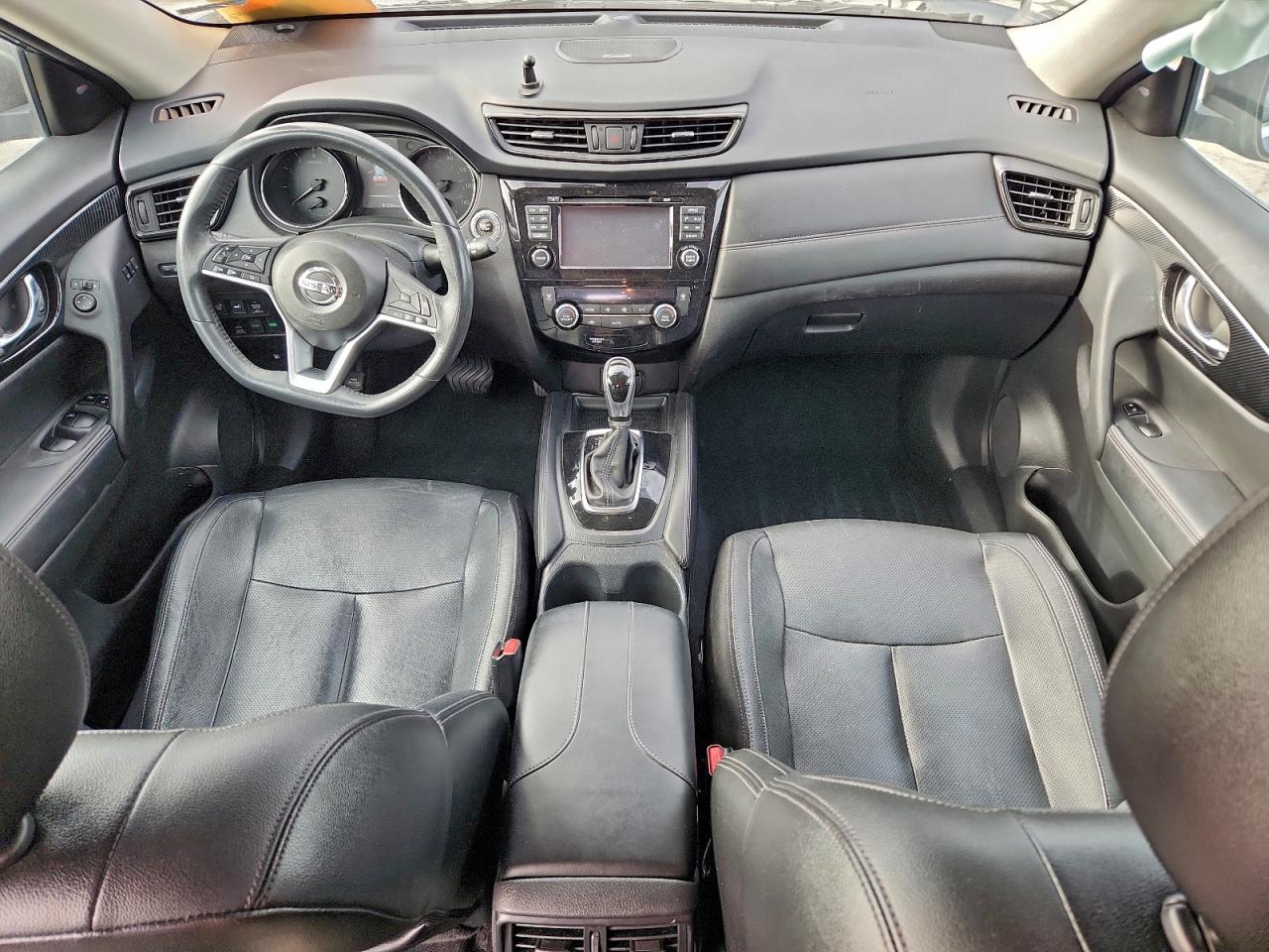 2017 NISSAN ROGUE SV photo 8