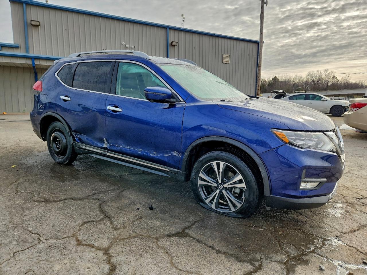 2017 NISSAN ROGUE SV photo 4