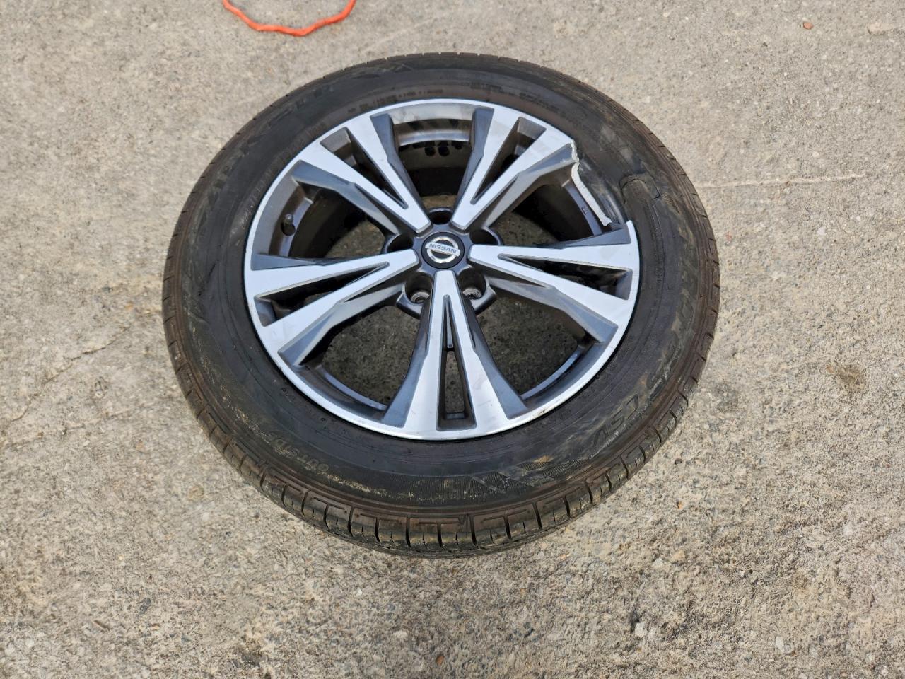 2017 NISSAN ROGUE SV photo 13