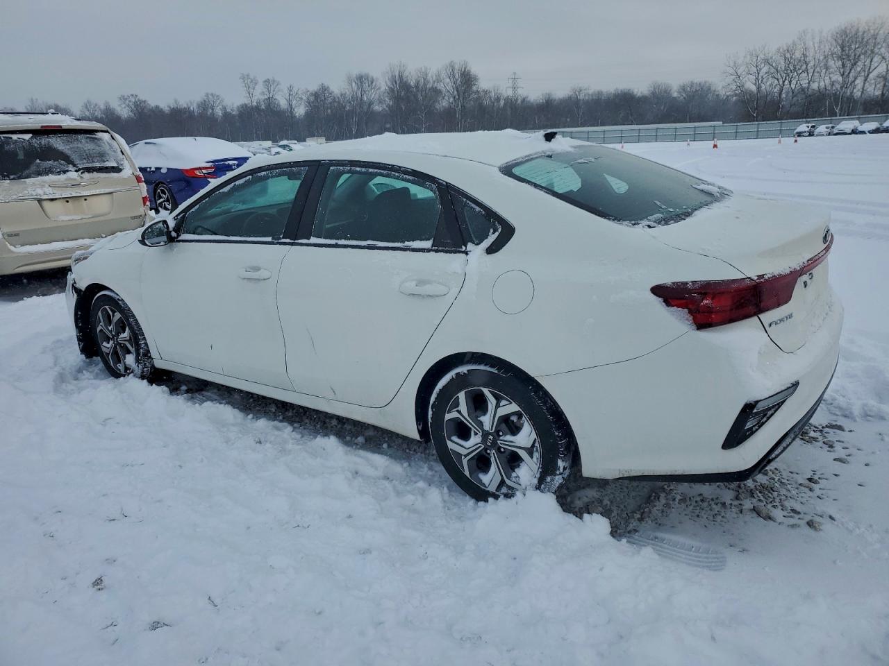 2021 KIA FORTE FE photo 2