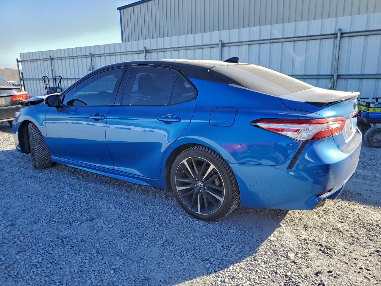 2020 TOYOTA CAMRY XSE photo 2