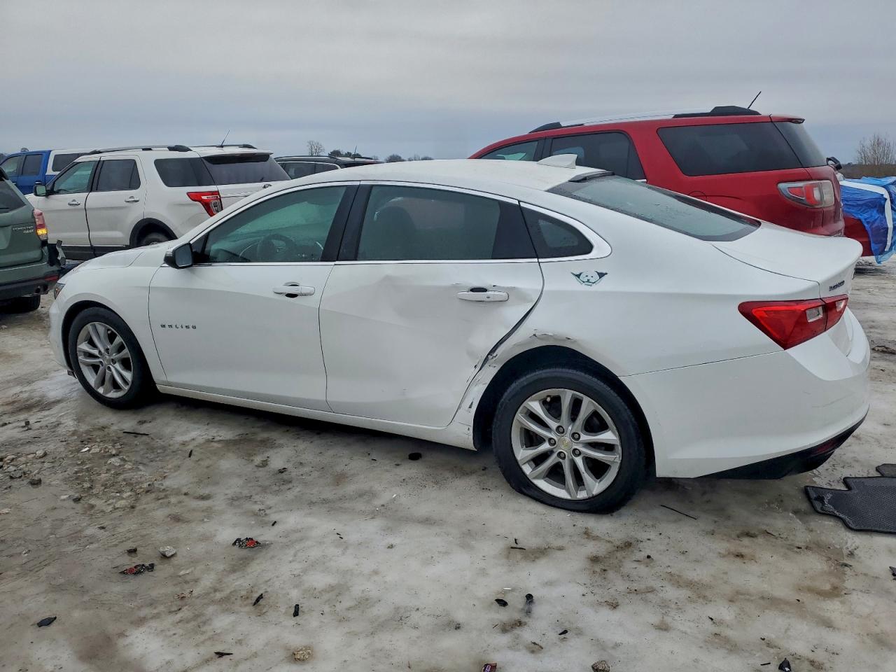 2016 CHEVROLET MALIBU LT photo 2