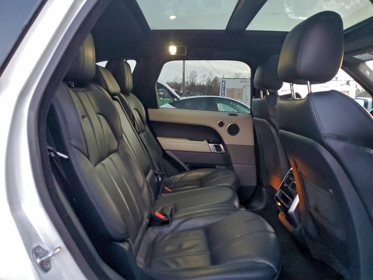 2016 LAND ROVER RANGE ROVER SPORT HSE photo 11