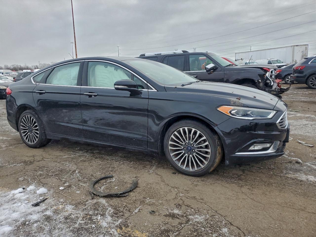 2017 FORD FUSION SE photo 4