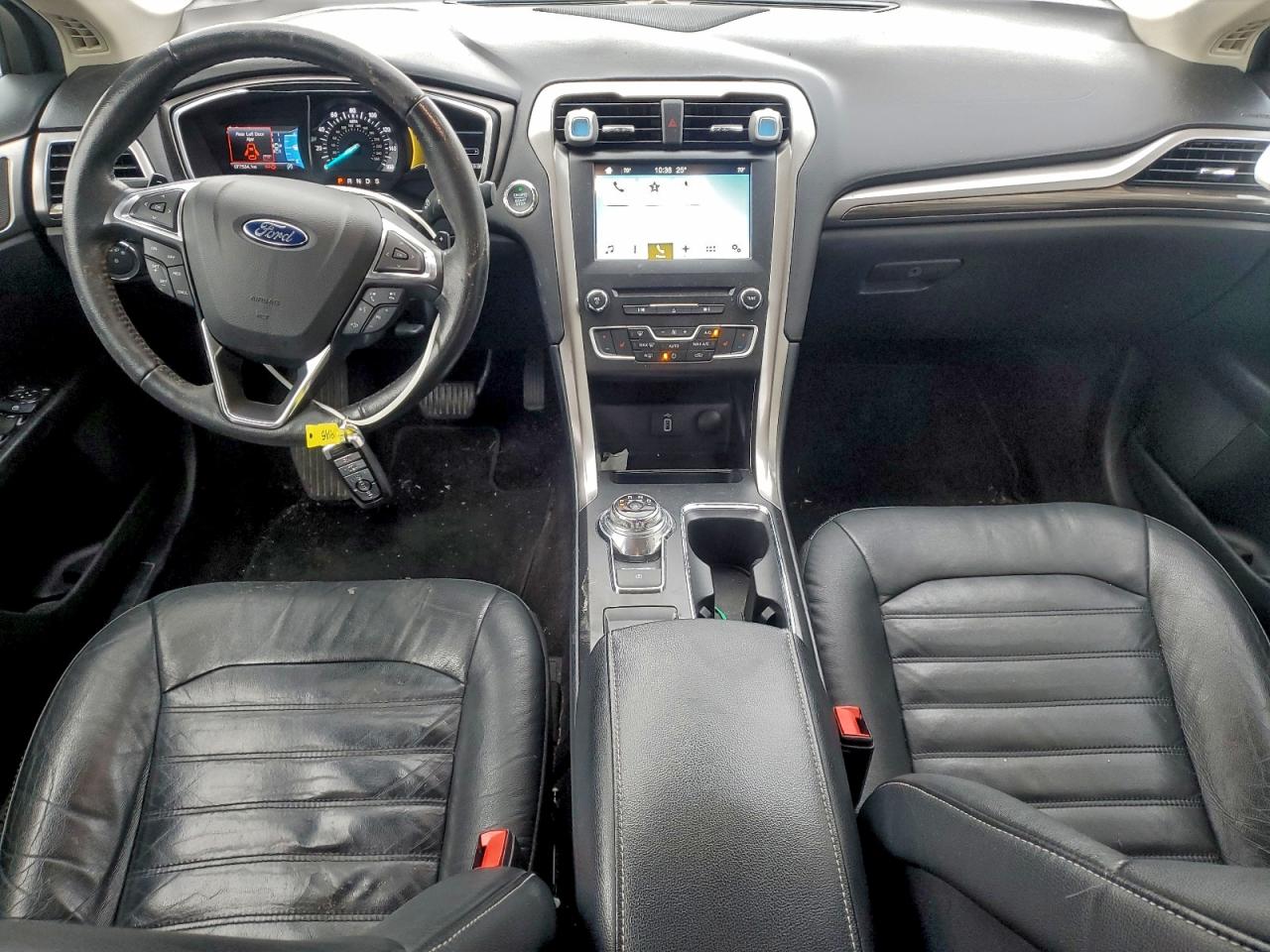 2017 FORD FUSION SE photo 8