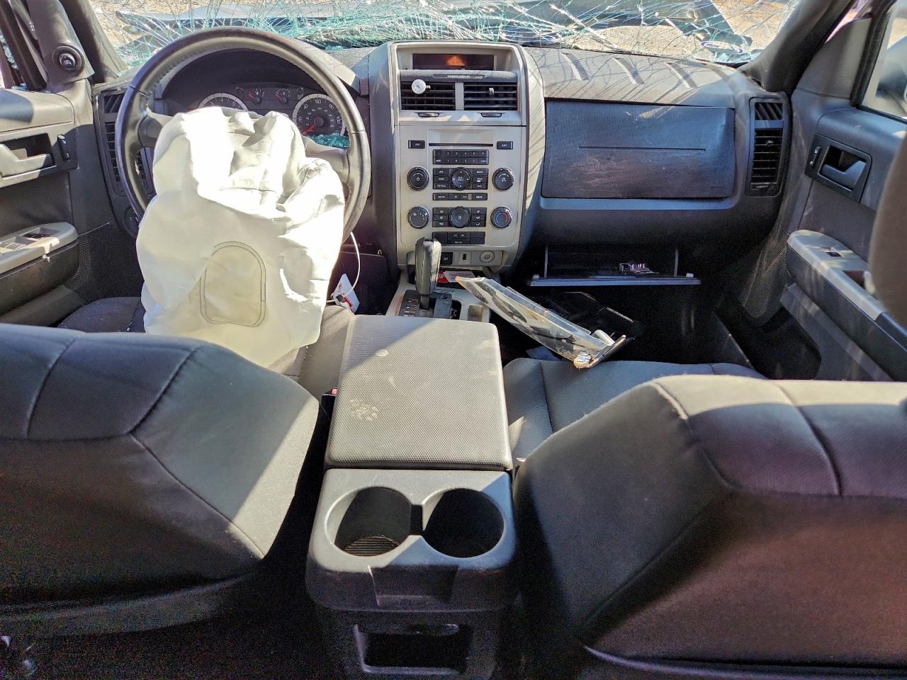 2012 FORD ESCAPE photo 8
