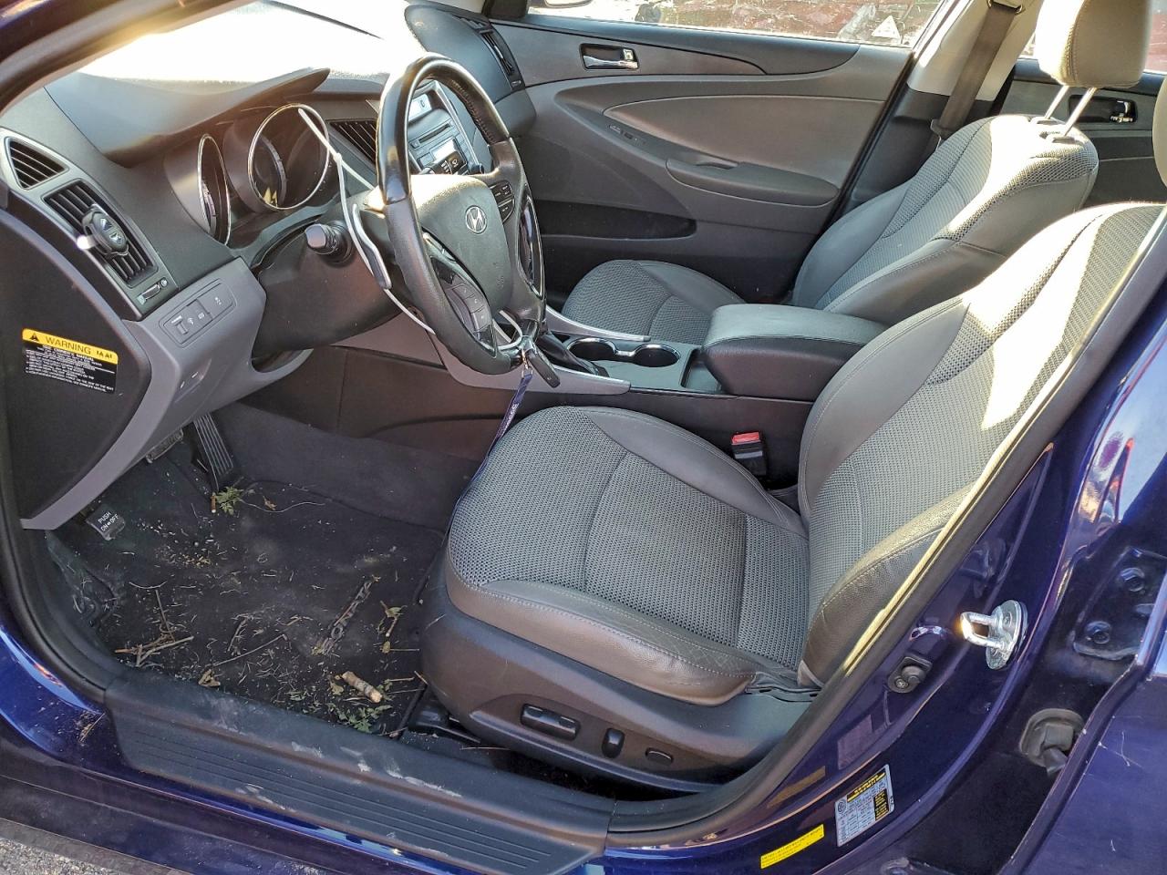 2012 HYUNDAI SONATA SE photo 19
