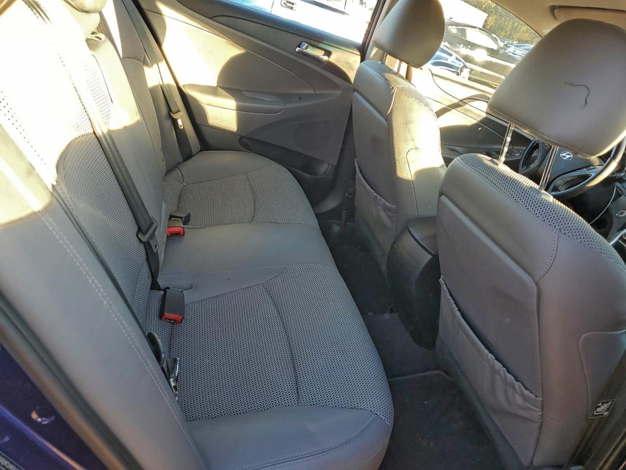 2012 HYUNDAI SONATA SE photo 28