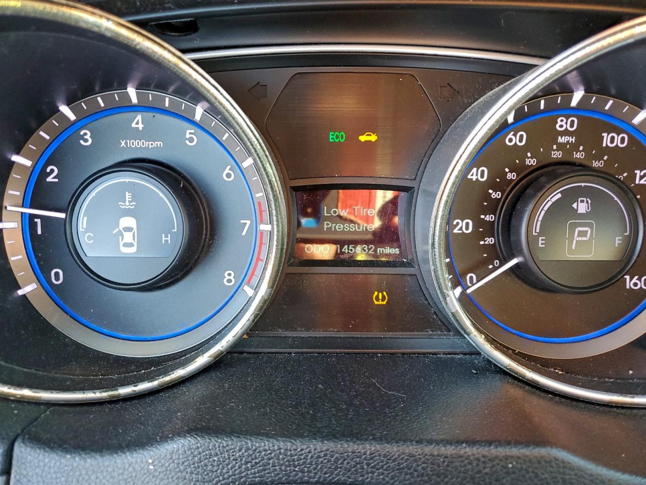 2012 HYUNDAI SONATA SE photo 25