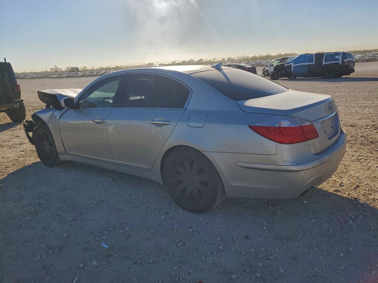 2011 HYUNDAI GENESIS 3.8L photo 3