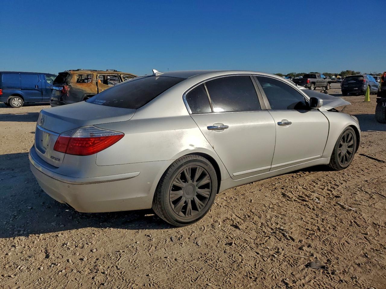 2011 HYUNDAI GENESIS 3.8L photo 5