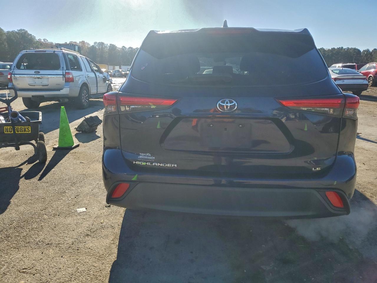 2022 TOYOTA HIGHLANDER L photo 6