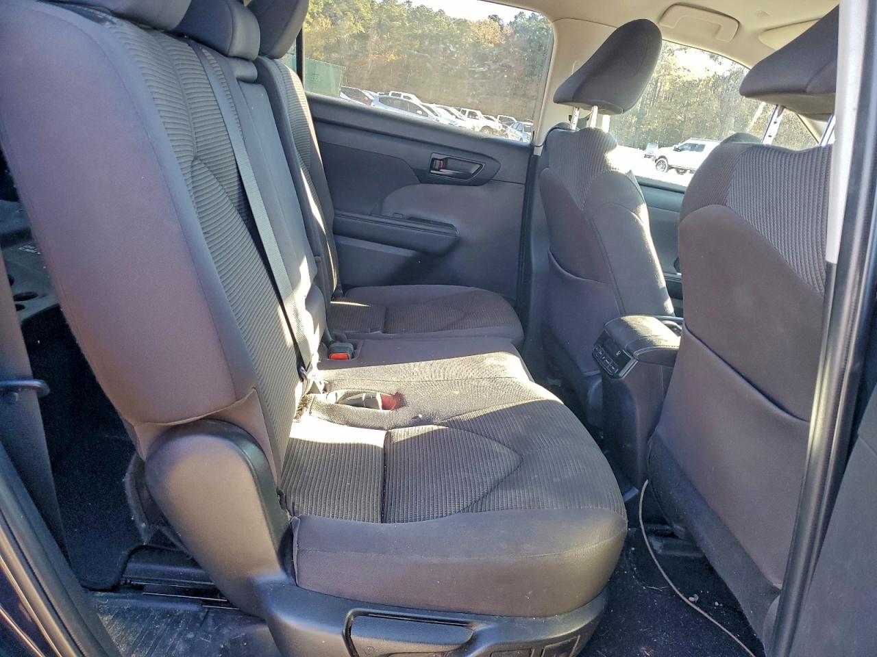2022 TOYOTA HIGHLANDER L photo 11