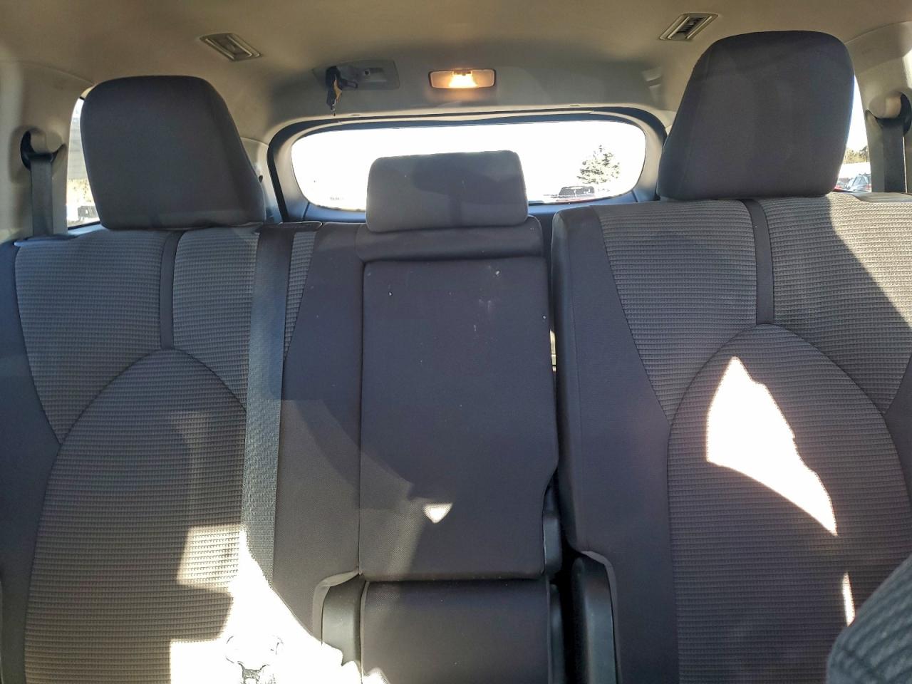 2022 TOYOTA HIGHLANDER L photo 10