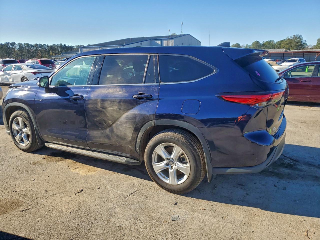 2022 TOYOTA HIGHLANDER L photo 2