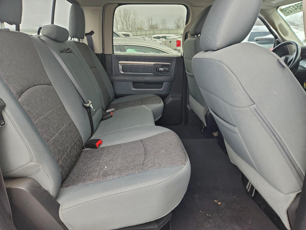 2016 RAM 1500 SLT photo 10