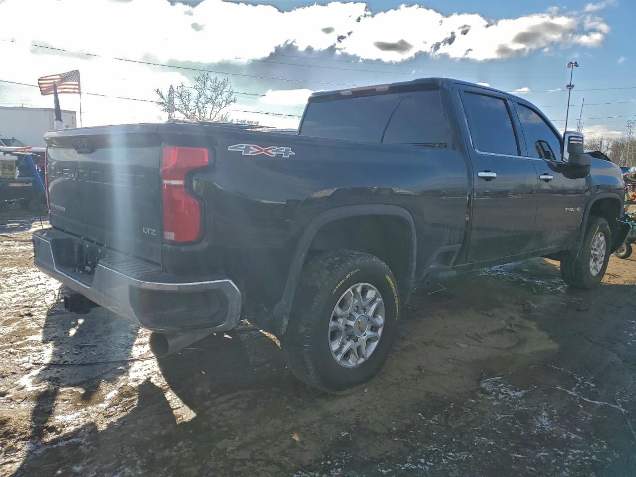 2025 CHEVROLET SILVERADO K2500 HEAVY DUTY LTZ photo 3