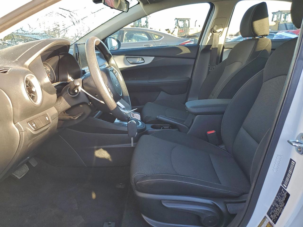 2024 KIA FORTE LX photo 7