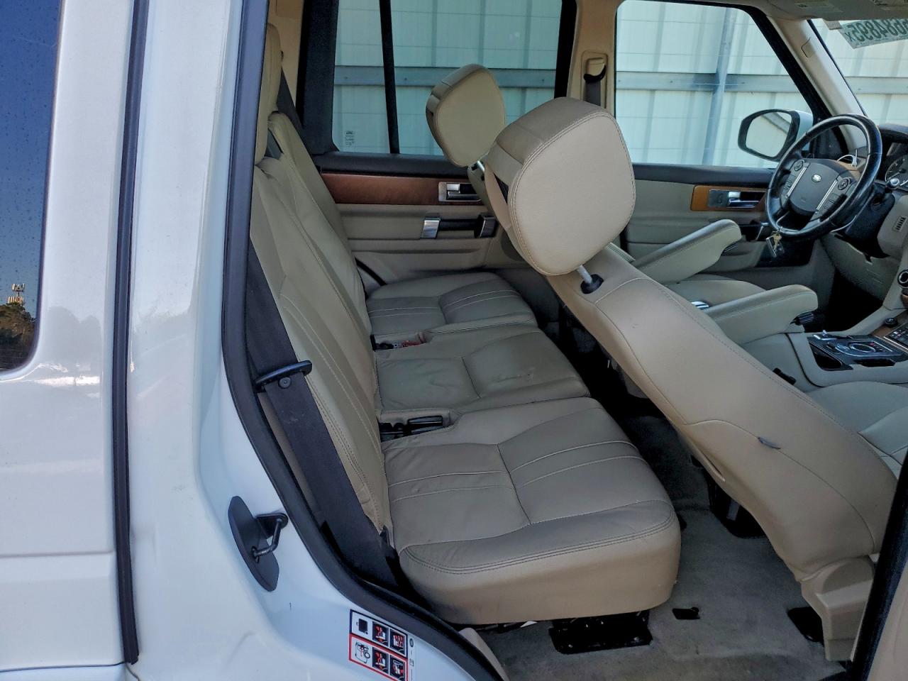 2016 LAND ROVER LR4 HSE photo 11